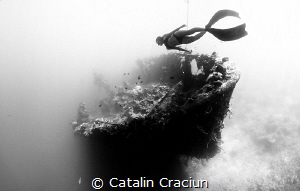 Freediver : MJ Paula Jumuad , Freediving Instructor . SHo... by Catalin Craciun 